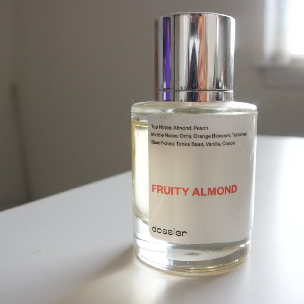 Dossier fruity almond perfume